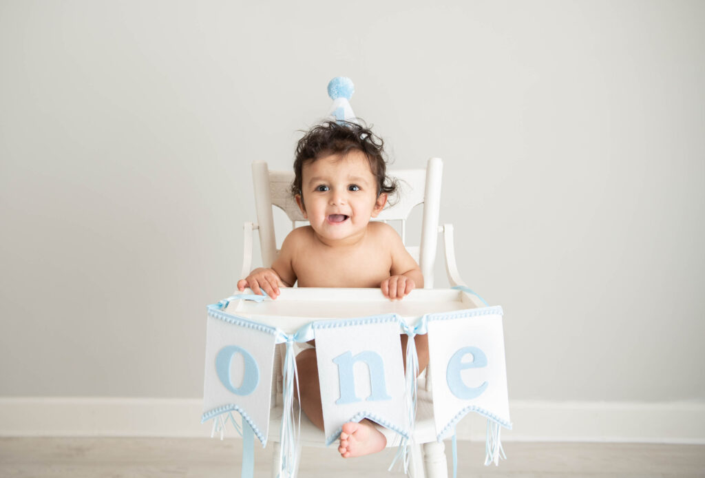 Light and airy first birthday baby in Valerie Maria Photography studio 
